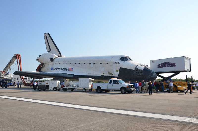 Final space shuttle crew rehearses for launch day